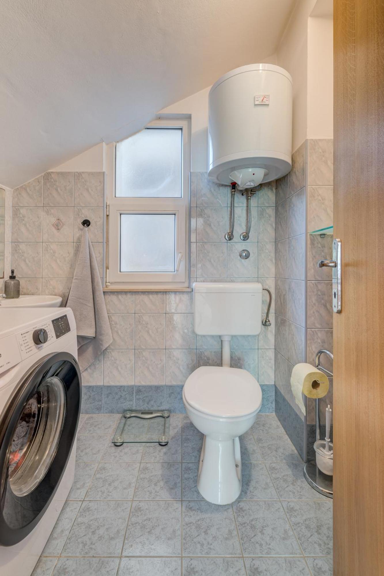 Apartment Krilo Jesenice Екстериор снимка